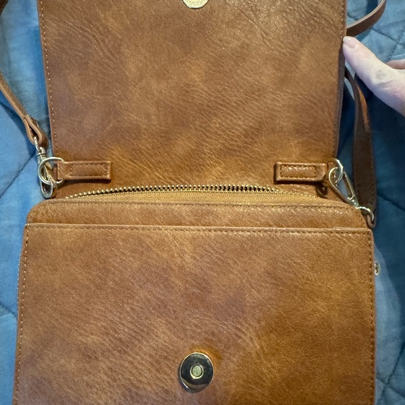 Chic Brown Leather Crossbody Bag - Picture 3 of 6